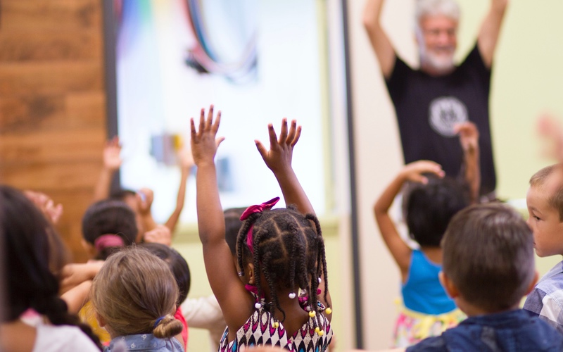 Romp n' Roll in St. Petersburg, FL has 5 tips to improve your child's social skills.