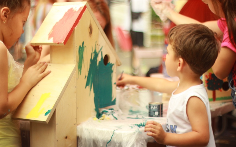 Romp n' Roll offers a variety of creative learning classes for children near you in Willow Grove.
