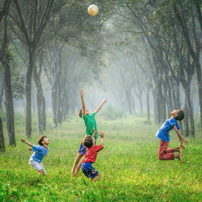 Jumping and playing outside is amazing for kids and their development - tips from Romp n' Roll